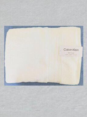 Calvin Klein White Bath Towel Measures 30 x 56 inches